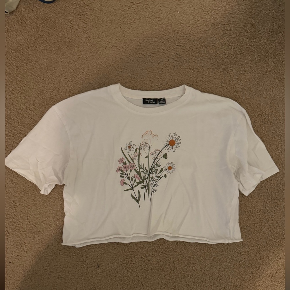 Cropped floral tee
